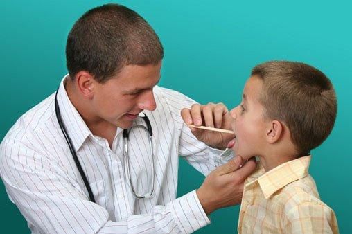 Les maladies fréquentes de la gorge et des sinus nasaux