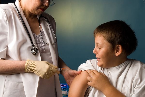 Inoculations d'enfants en bonne santé